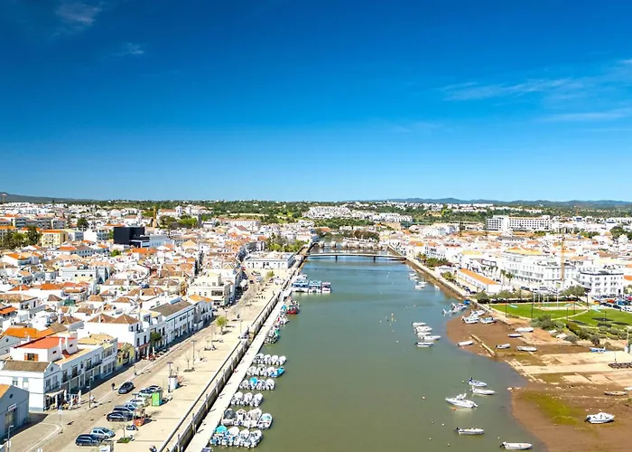 Pepita-tavira Centre, Pool & Garage Apartament *